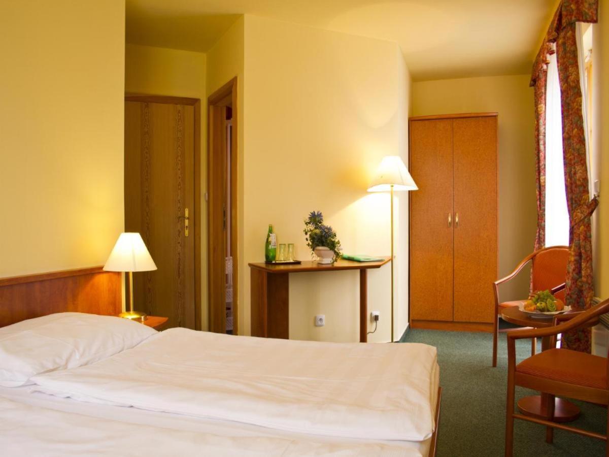 Hotel Na Jezere Horní Planá Kültér fotó