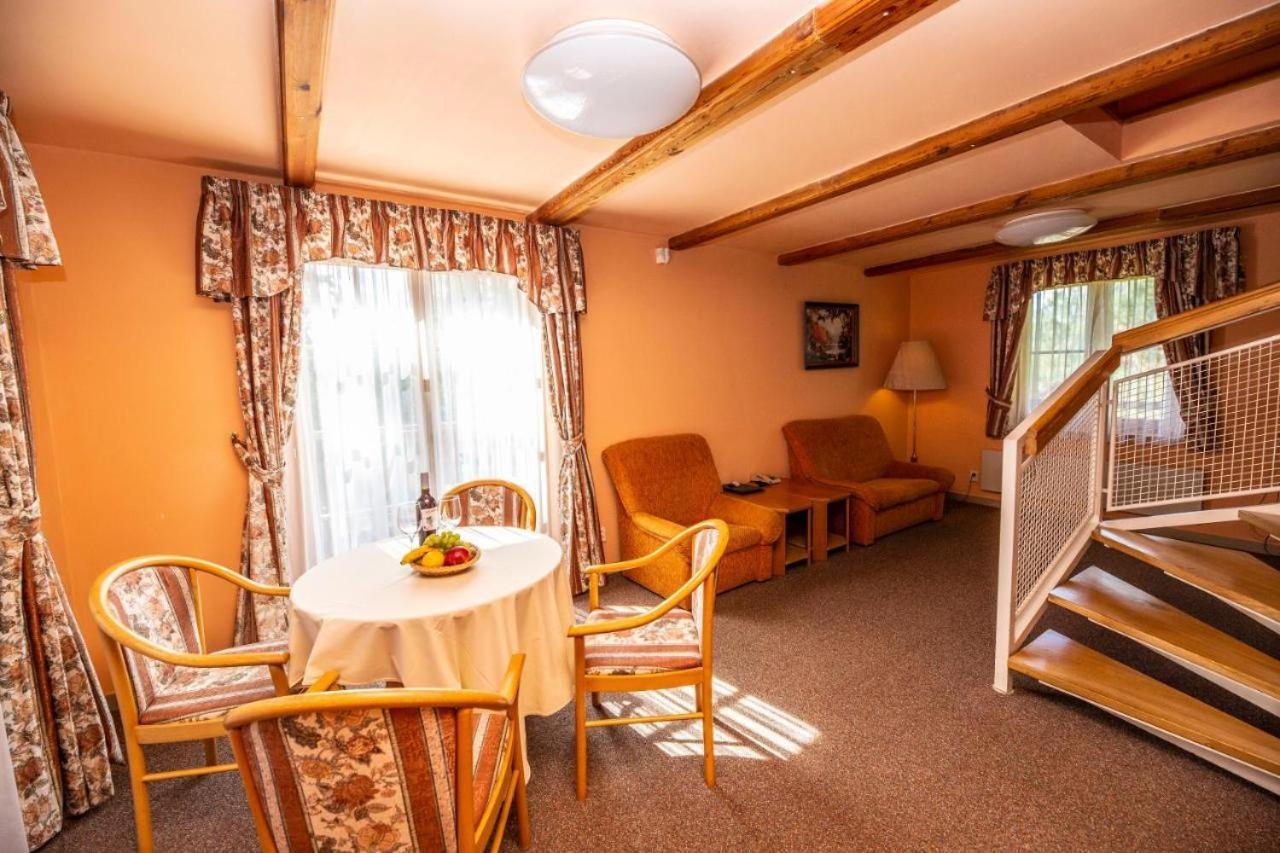 Hotel Na Jezere Horní Planá Kültér fotó